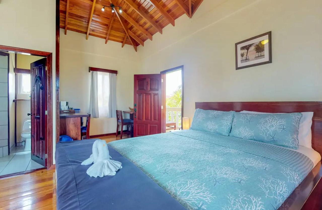 Sandy Feet Beach Resort Placencia Bagian luar foto