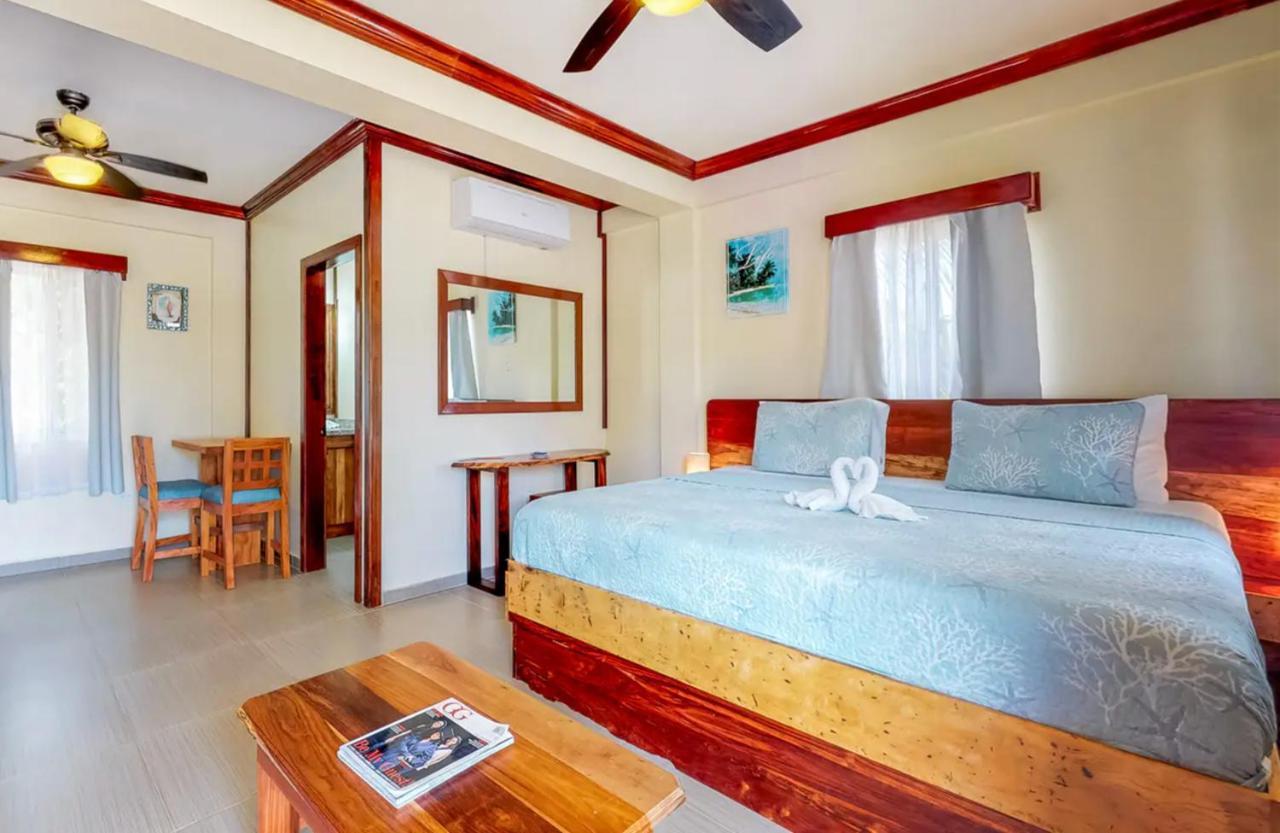 Sandy Feet Beach Resort Placencia Bagian luar foto