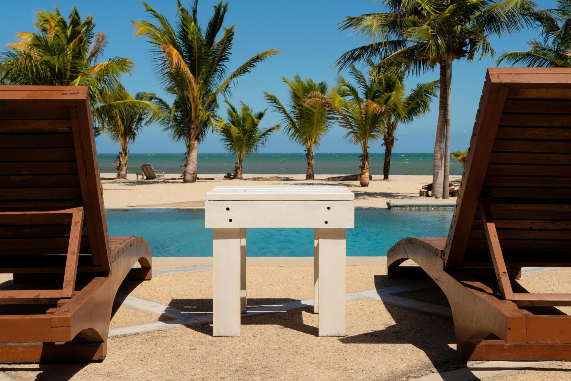 Sandy Feet Beach Resort Placencia Bagian luar foto