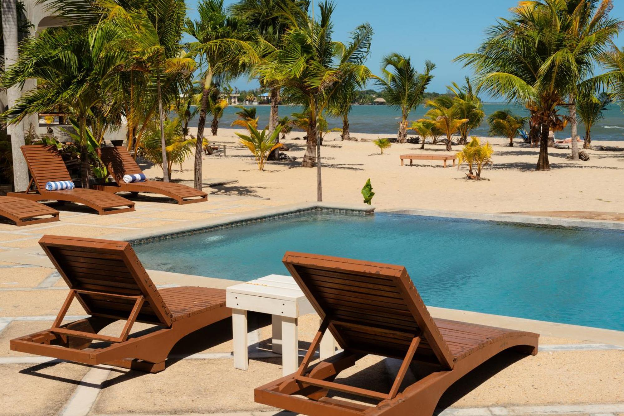 Sandy Feet Beach Resort Placencia Bagian luar foto