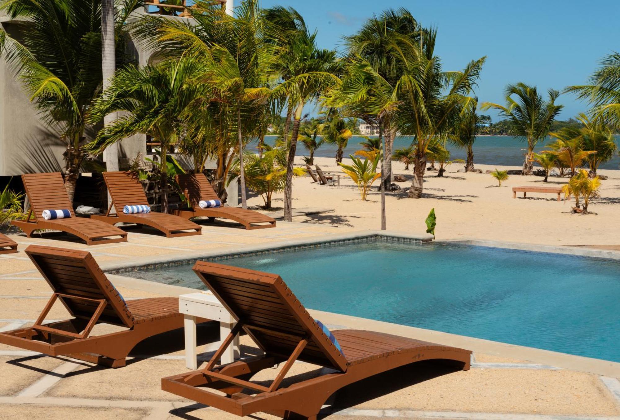 Sandy Feet Beach Resort Placencia Bagian luar foto